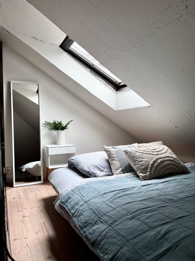 Loft Close To Metro Palmovka Apartamento Praga